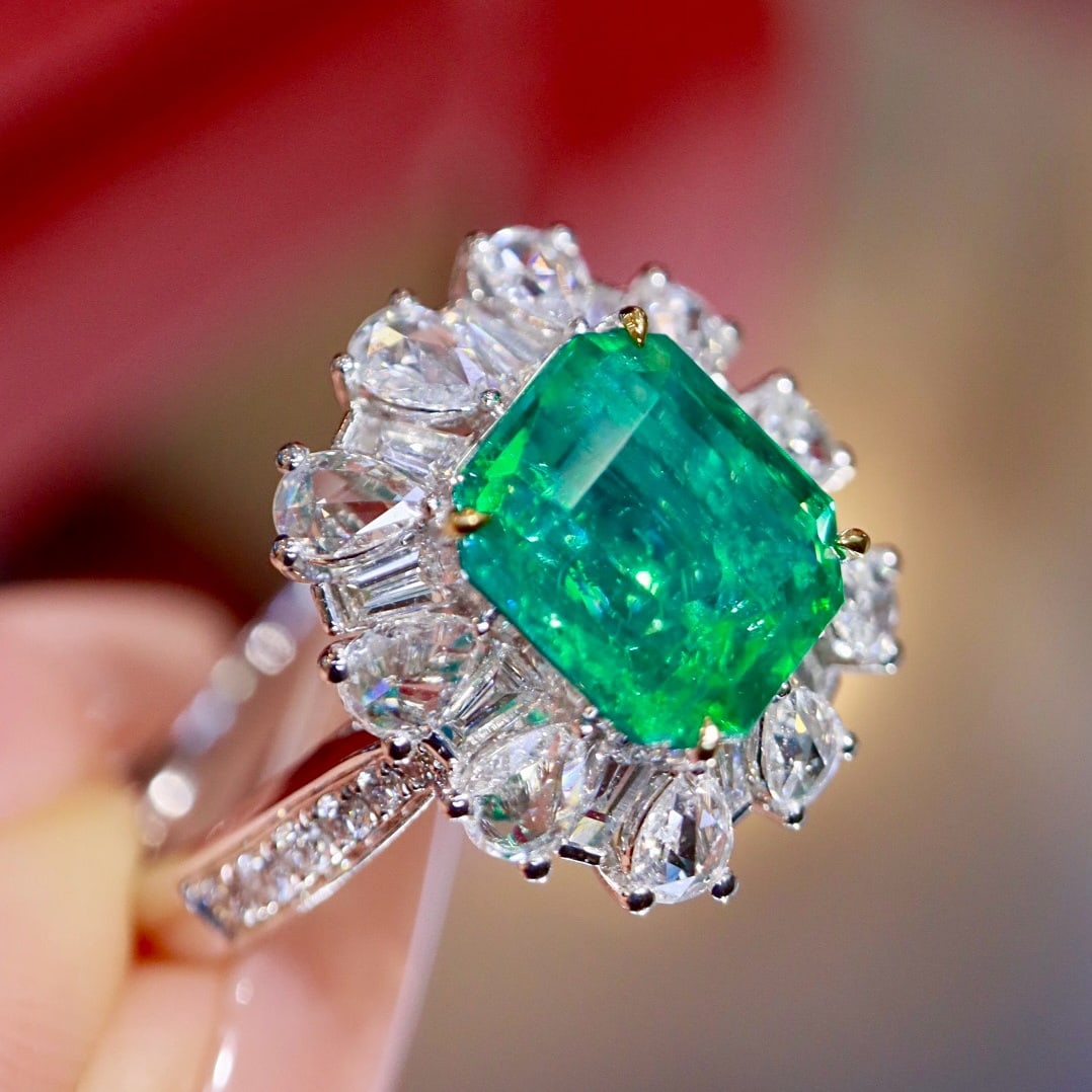 14k Gold 3.17 Ctw Natural Emerald & Diamond Ring - 4