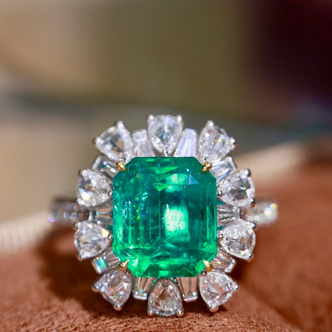 14k Gold 3.17 Ctw Natural Emerald & Diamond Ring - 5