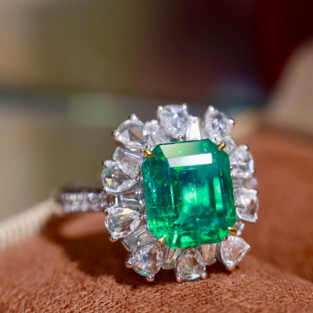 14k Gold 3.17 Ctw Natural Emerald & Diamond Ring - 6