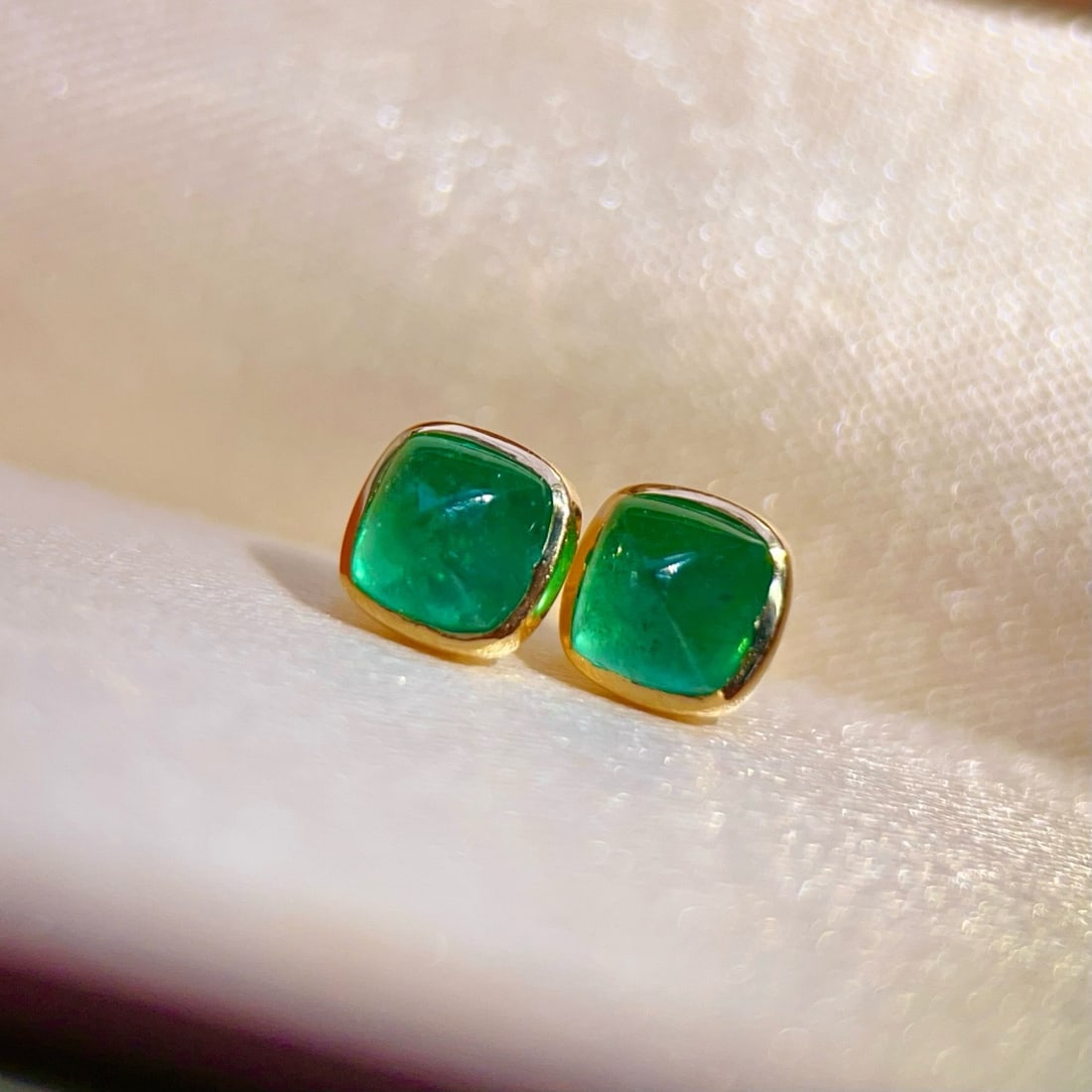 14k Gold 1.22 Ct Natural Emerald Earrings - 4