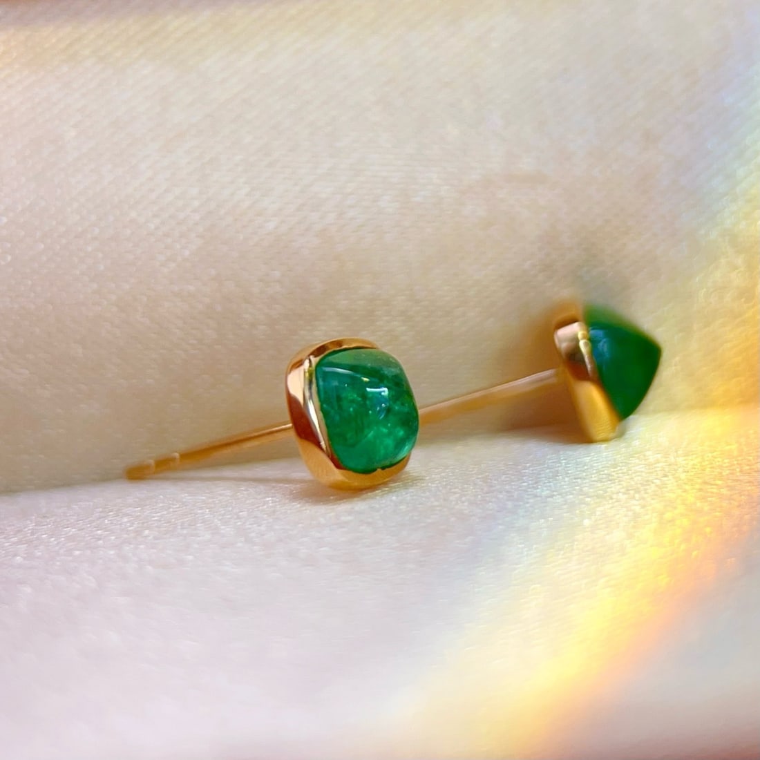14k Gold 1.22 Ct Natural Emerald Earrings - 5