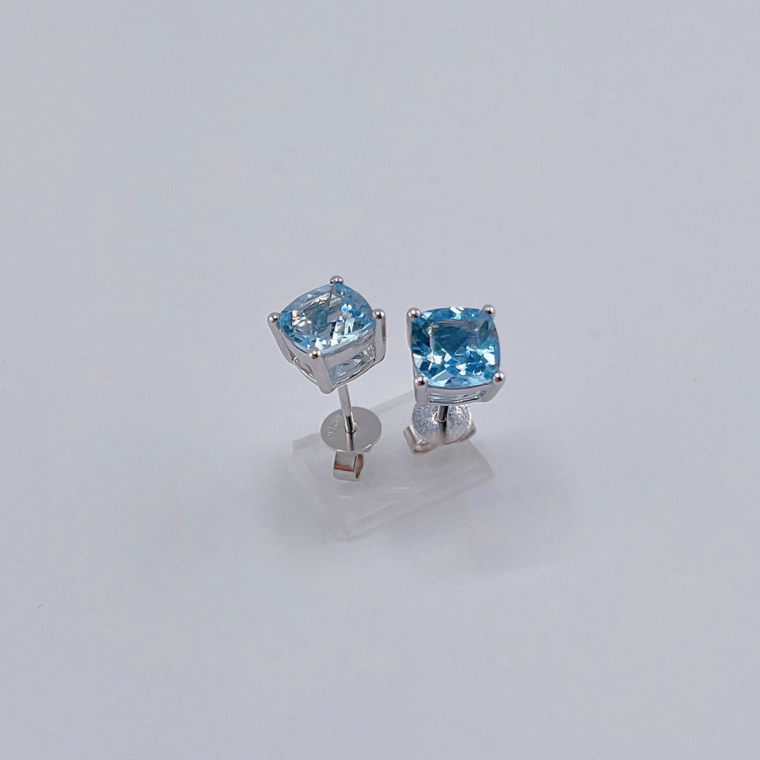 14k Gold 1.65 Ct Natural Aquamarine Earrings - 3