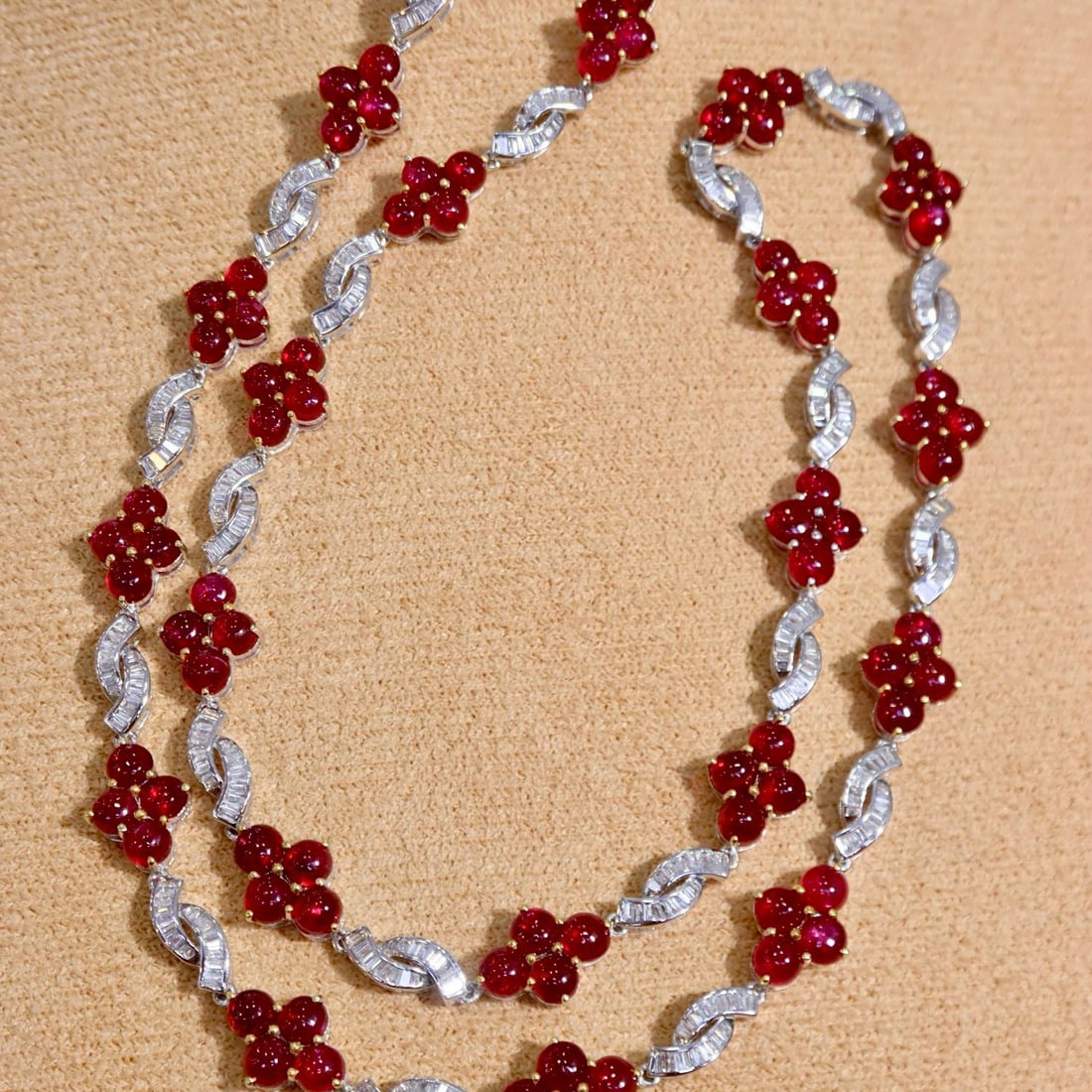14k Gold 25.28 Ctw Vivid Red Natural Ruby & Diamond Bracelet: Ref:231164190 // gold content:14k gold // main gemstone:ruby // shape:round // carat weight:22. 25ct // color:vivid red // treatment:natural // cut grade:g // // adjacent gemstone 2 : diamond //