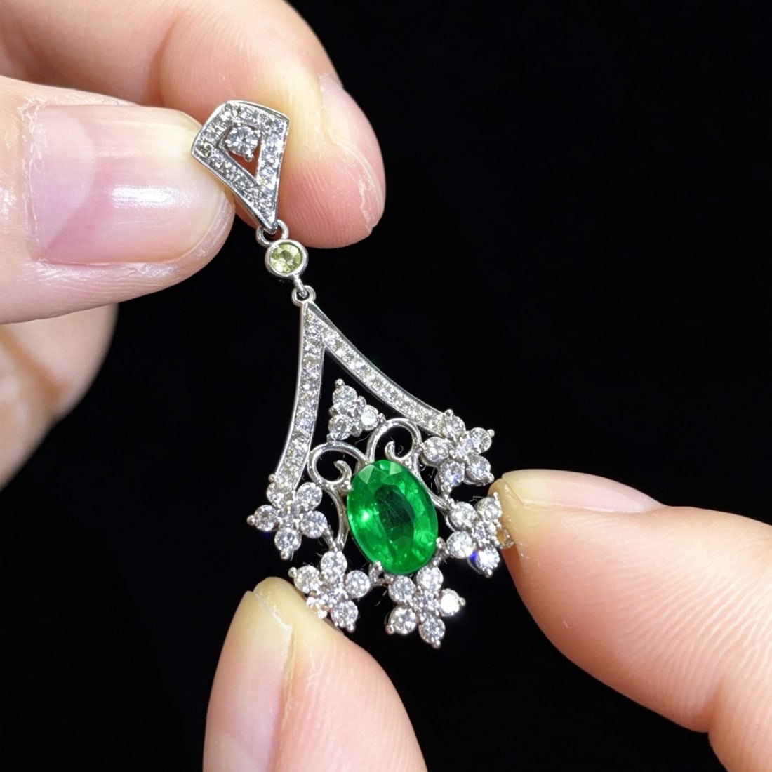 14k Gold 2.03 Ctw Vivid Green Natural Emerald & Diamond Pendant( Without Chain ) - 2