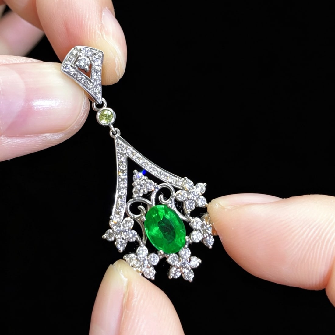 14k Gold 2.03 Ctw Vivid Green Natural Emerald & Diamond Pendant( Without Chain ) - 4