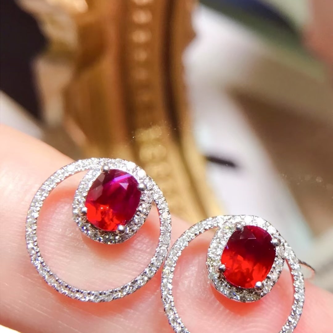 14k Gold 1.70 Ctw Vivid Red Natural Ruby & Diamond Earrings: Ref:231164209 // gold content:14k gold // main gemstone:ruby // shape:oval // carat weight:1. 35ct // color:vivid red // treatment:natural // // adjacent gemstone 2 : diamond // shape:round // carat