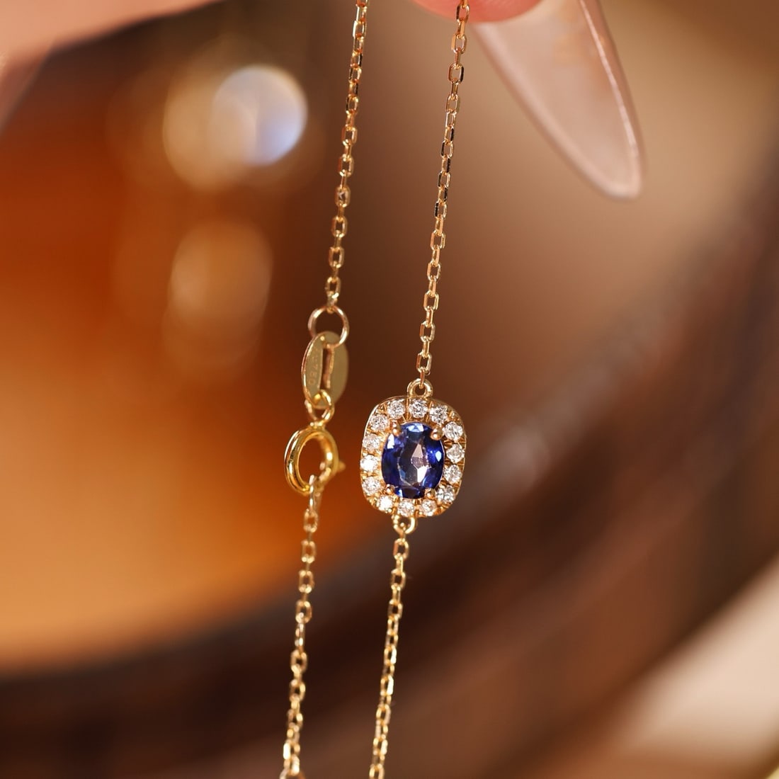 14k Gold 0.56 Ctw Natural Sapphire & Diamond Bracelet: Ref:231164212 // gold content:14k gold // main gemstone:sapphire // shape:oval // carat weight:0. 45ct // color:blue // treatment:natural // // adjacent gemstone 2 : diamond // shape:round // carat