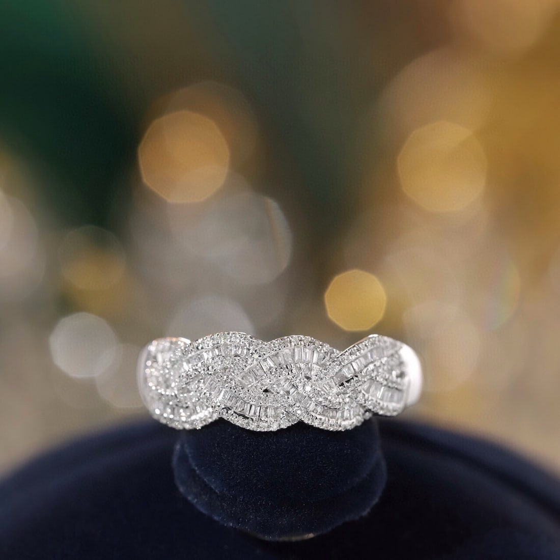 14k Gold 0.35 Ct Natural H Diamond Ring: Ref:231164224 // gold content:14k gold // ring size:7. 25us // // main gemstone:diamond // shape:multiple // carat weight:0. 35ct // clarity grade:vs-si // color:h // treatment:natural // Low