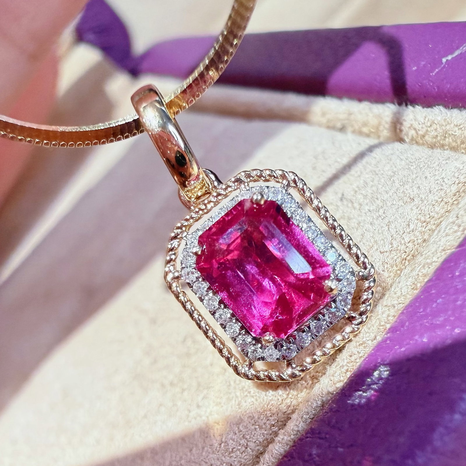 14k Gold 0.58 Ct Natural Ruby & Diamond Pendant( Without Chain ): Ref:231164229 // gold content:14k gold // main gemstone:ruby // shape:octagonal // carat weight:0. 58ct // color:red // treatment:natural // // adjacent gemstone 2 : diamond // shape:round // clarity