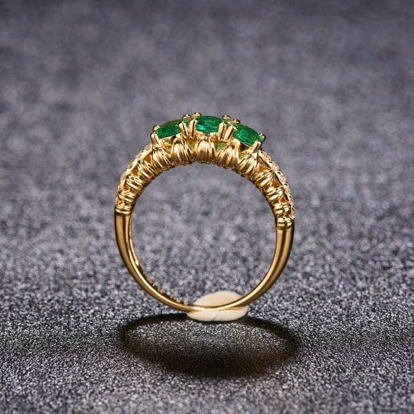 14k Gold 0.95 Ctw Natural Emerald & Diamond Ring - 6