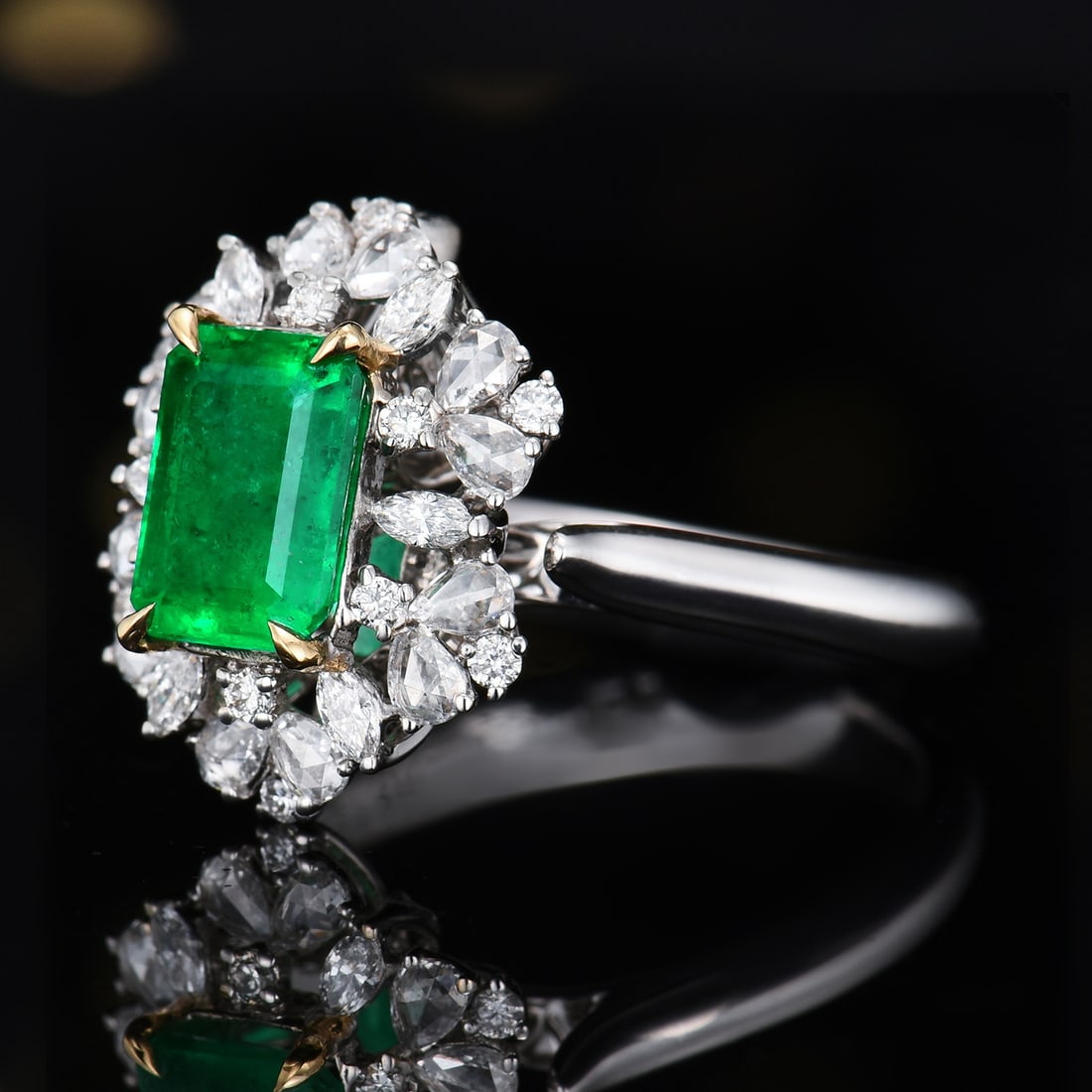 14k Gold 2.03 Ctw Vivid Green Natural Emerald & Diamond Ring - 3