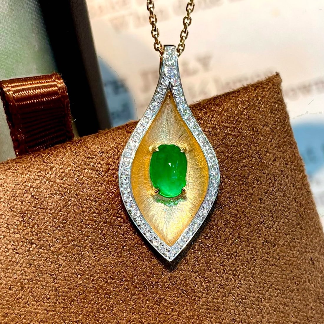 14k Gold 0.88 Ctw Vivid Green Natural Emerald & Diamond Pendant( Without Chain ) - 5