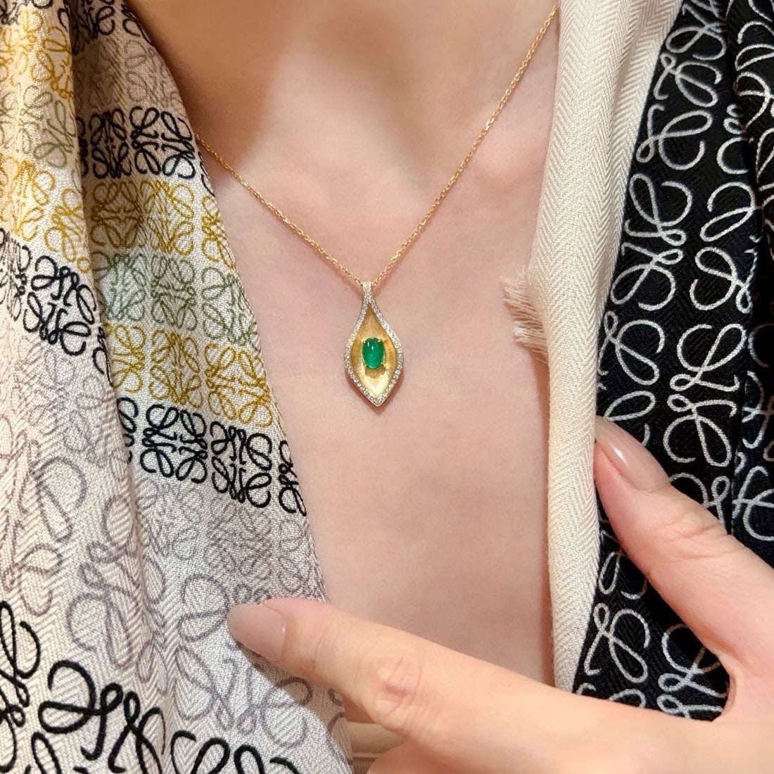 14k Gold 0.88 Ctw Vivid Green Natural Emerald & Diamond Pendant( Without Chain ) - 6