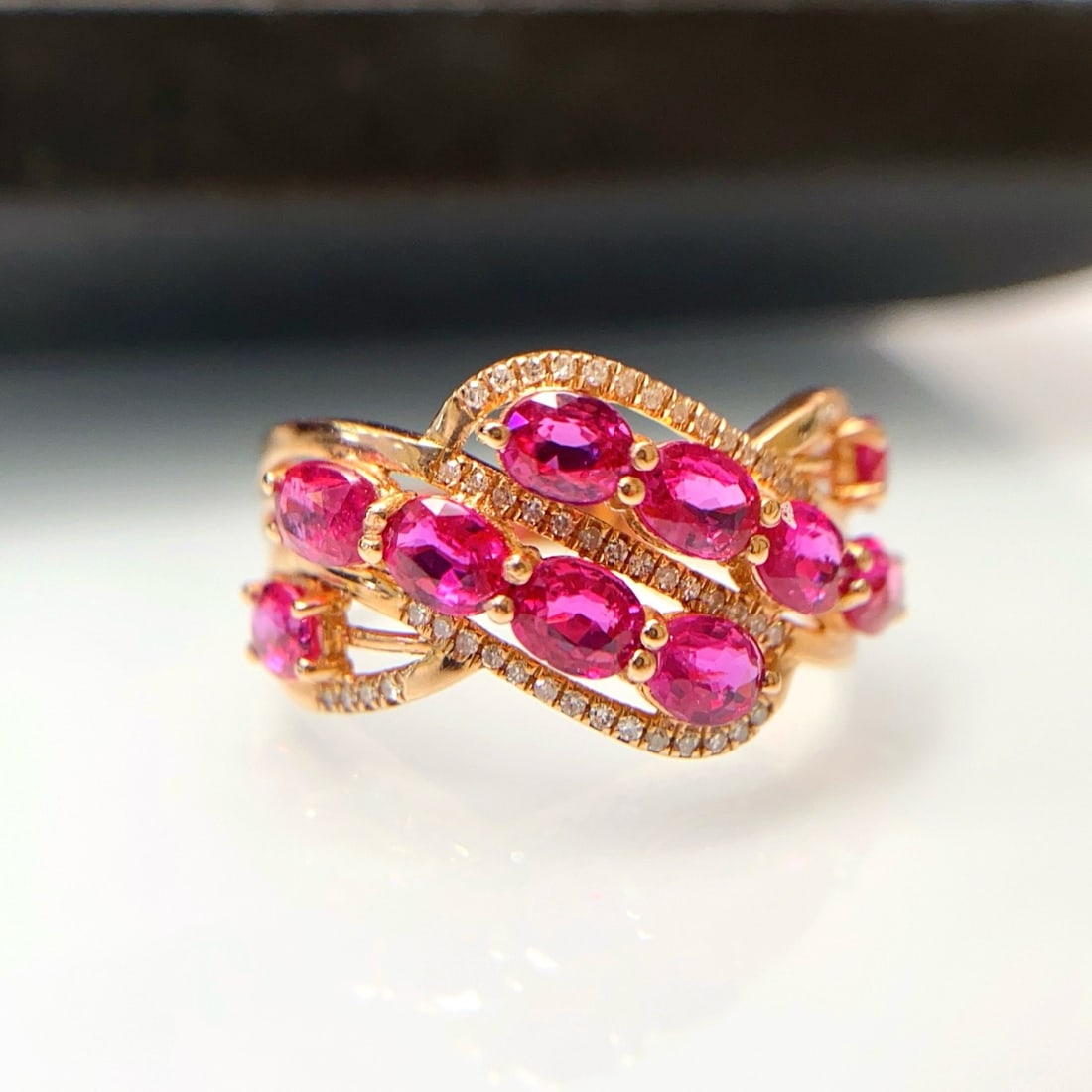 14k Gold 2.65 Ct Natural Ruby & Diamond Ring: Ref:231164315 // gold content:14k gold // ring size:7. 25us // // main gemstone:ruby // shape:oval // carat weight:2. 65ct // color:red // treatment:natural // // adjacent gemstone 2 : diamond // numb