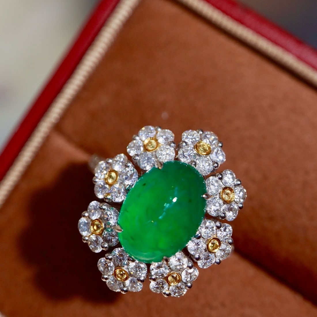 14k Gold 6.00 Ctw Natural Emerald & Diamond Ring: Ref:231164320 // gold content:14k gold // ring size:7. 25us // // main gemstone:emerald // shape:oval // carat weight:4. 25ct // color:green // treatment:natural // // adjacent gemstone 2 : diamond //