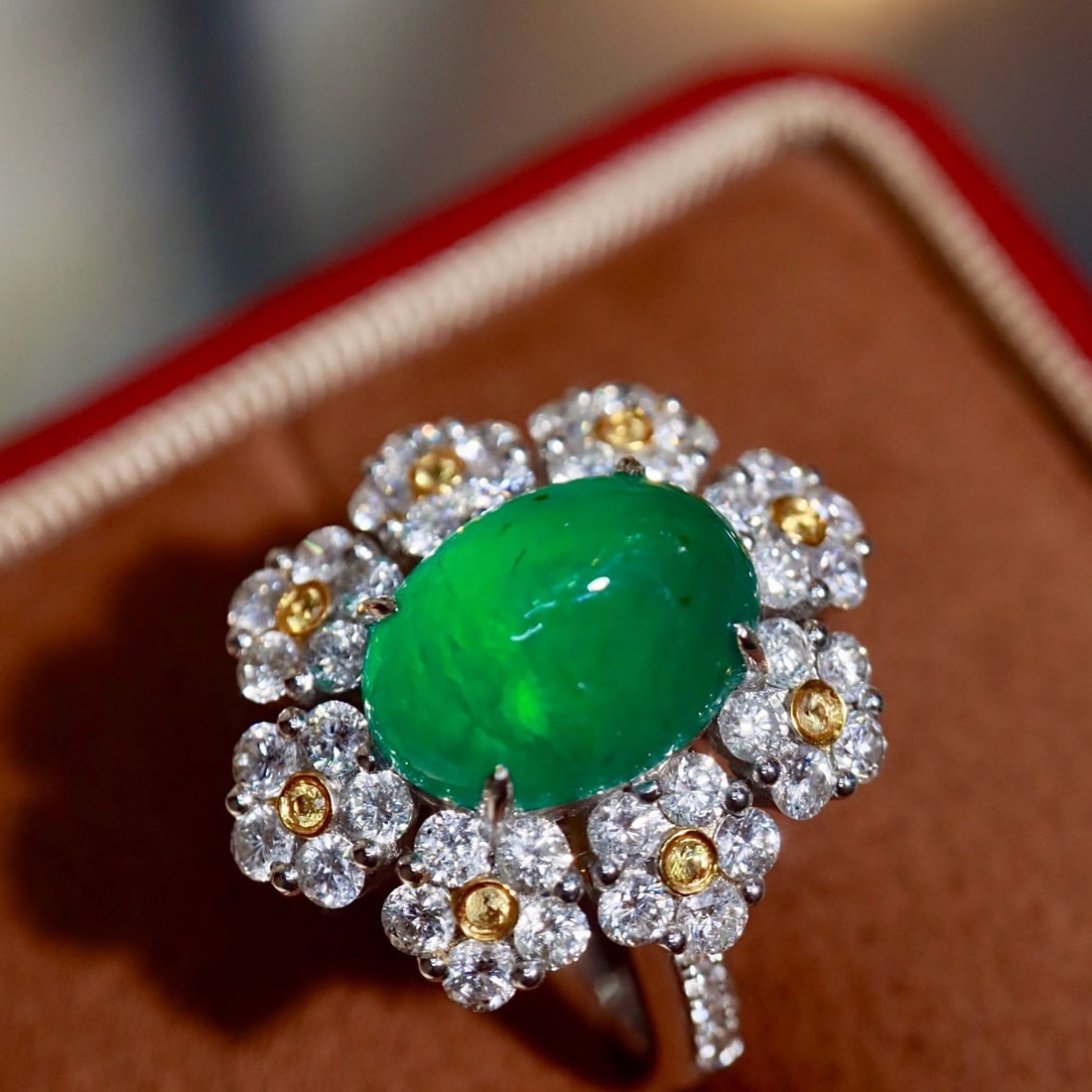 14k Gold 6.00 Ctw Natural Emerald & Diamond Ring - 2