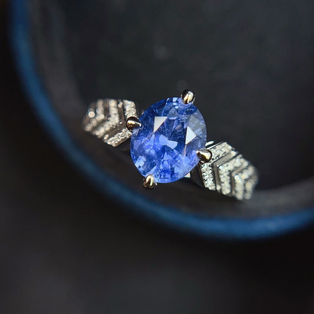 14k Gold 1.65 Ct Natural Sapphire & Diamond Ring: Ref:231164328 // gold content:14k gold // ring size:7. 25us // // main gemstone:sapphire // shape:oval // carat weight:1. 65ct // color:blue // treatment:natural // // adjacent gemstone 2 : diamond //