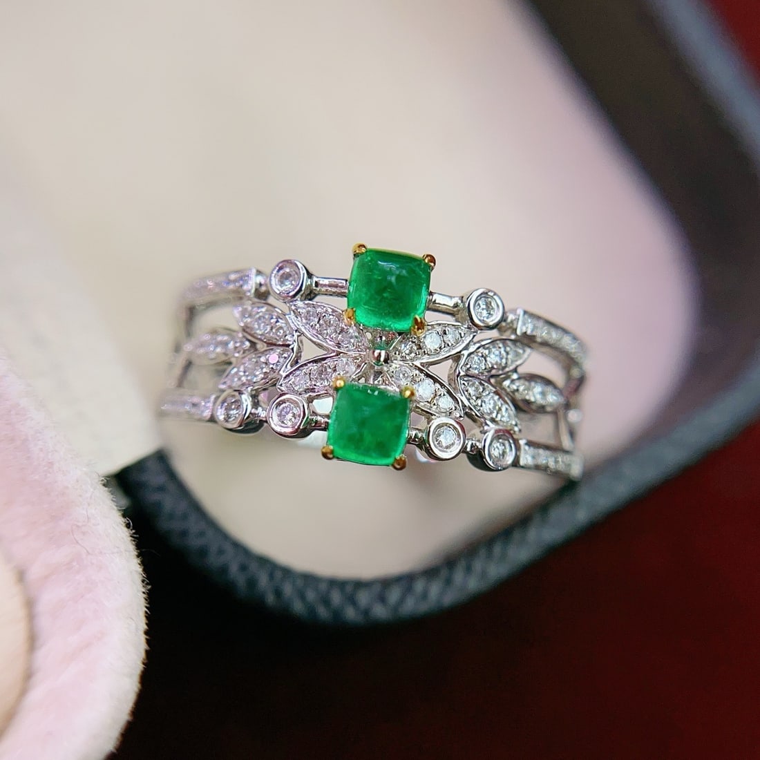 14k Gold 0.65 Ct Natural Emerald & Diamond Ring - 4
