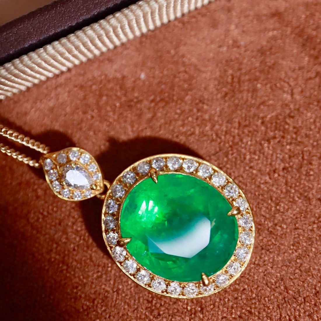 14k Gold 6.37 Ctw Natural Emerald & Diamond Pendant( Without Chain ) - 3