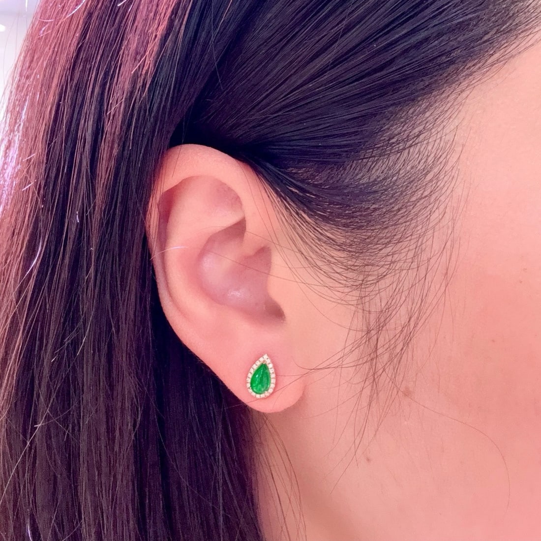 14k Gold 0.90 Ctw Vivid Green Natural Emerald & Diamond Earrings - 5