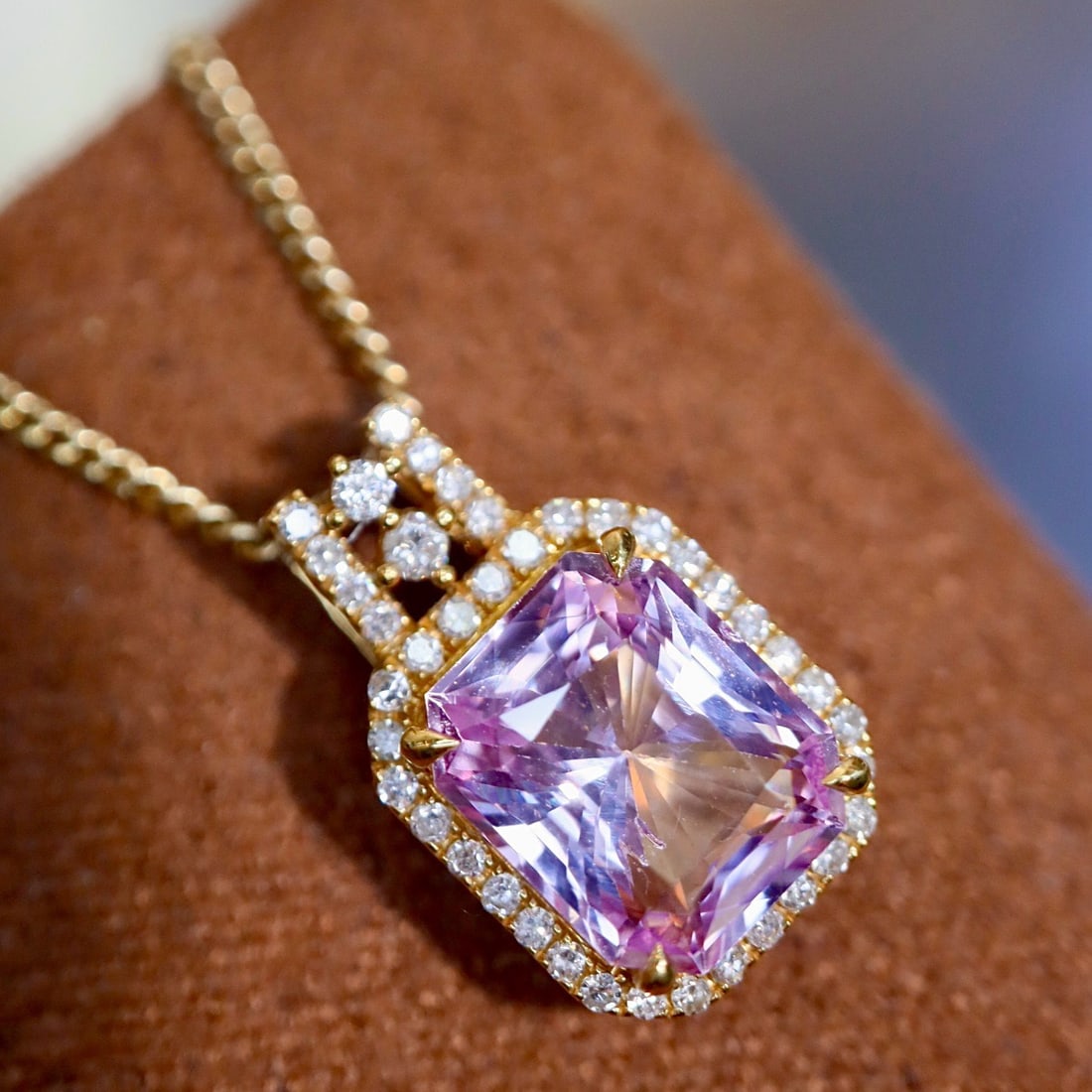 14k Gold 1.78 Ctw Natural Sapphire & Diamond Pendant( Without Chain ): Ref:231164359 // gold content:14k gold // main gemstone:sapphire // shape:octagonal // carat weight:1. 67ct // color:pink // treatment:natural // // adjacent gemstone 2 : diamond // shape:round //