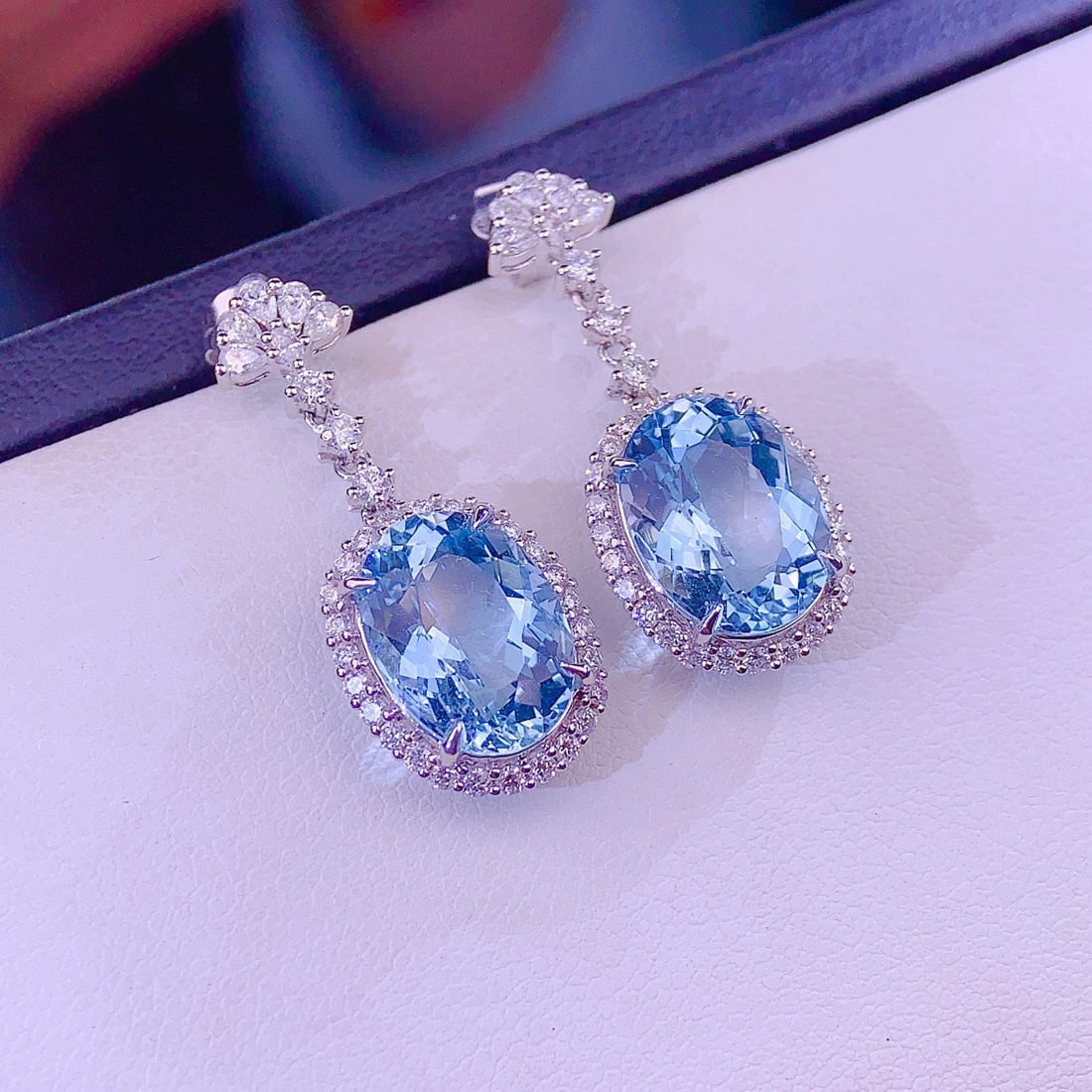 14k Gold 8 Ct Natural Aquamarine & Diamond Earrings - 3