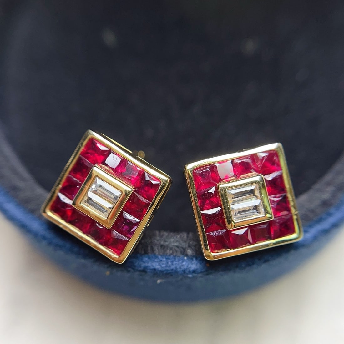 14k Gold 2.45 Ct Natural Ruby & Sapphire Earrings: Ref:231164372 // gold content:14k gold // main gemstone:ruby // shape:princess // carat weight:2. 45ct // color:red // treatment:natural // // adjacent gemstone 2 : sapphire // number of stones:4 //