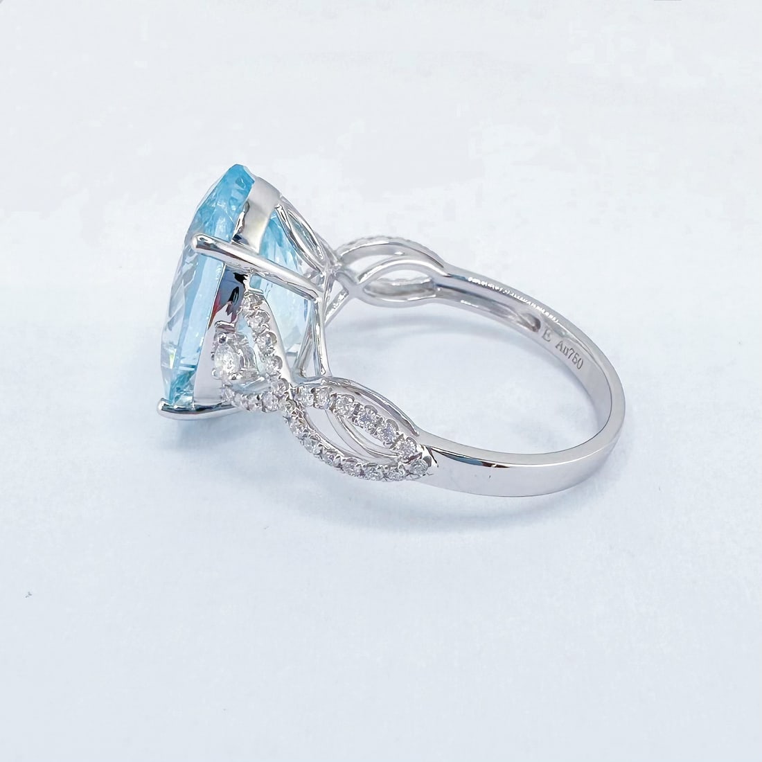 14k Gold 6.86 Ctw Natural Aquamarine & Diamond Ring - 4
