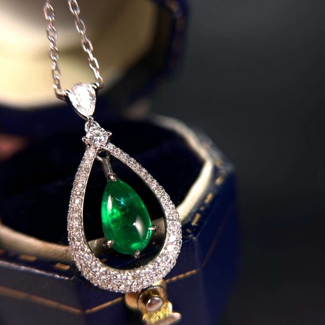 14k Gold 1.08 Ctw Vivid Green Natural Emerald & Diamond Pendant( Without Chain ) - 2