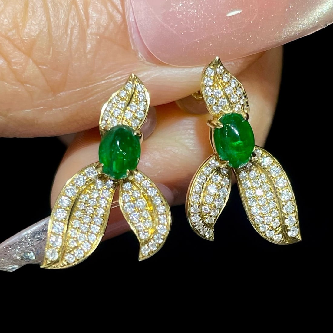 14k Gold 1.22 Ctw Vivid Green Natural Emerald & Diamond Earrings - 4