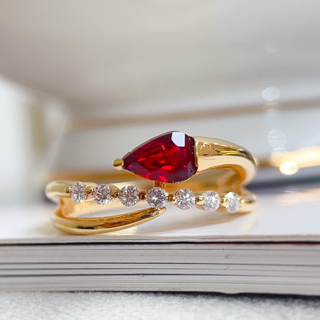 14k Gold 1.21 Ctw Vivid Red Natural Ruby & Diamond Ring: Ref:231164399 // gold content:14k gold // ring size:7. 25us // // main gemstone:ruby // shape:pear // carat weight:1ct // color:vivid red // treatment:natural // // adjacent gemstone 2 : diamond //
