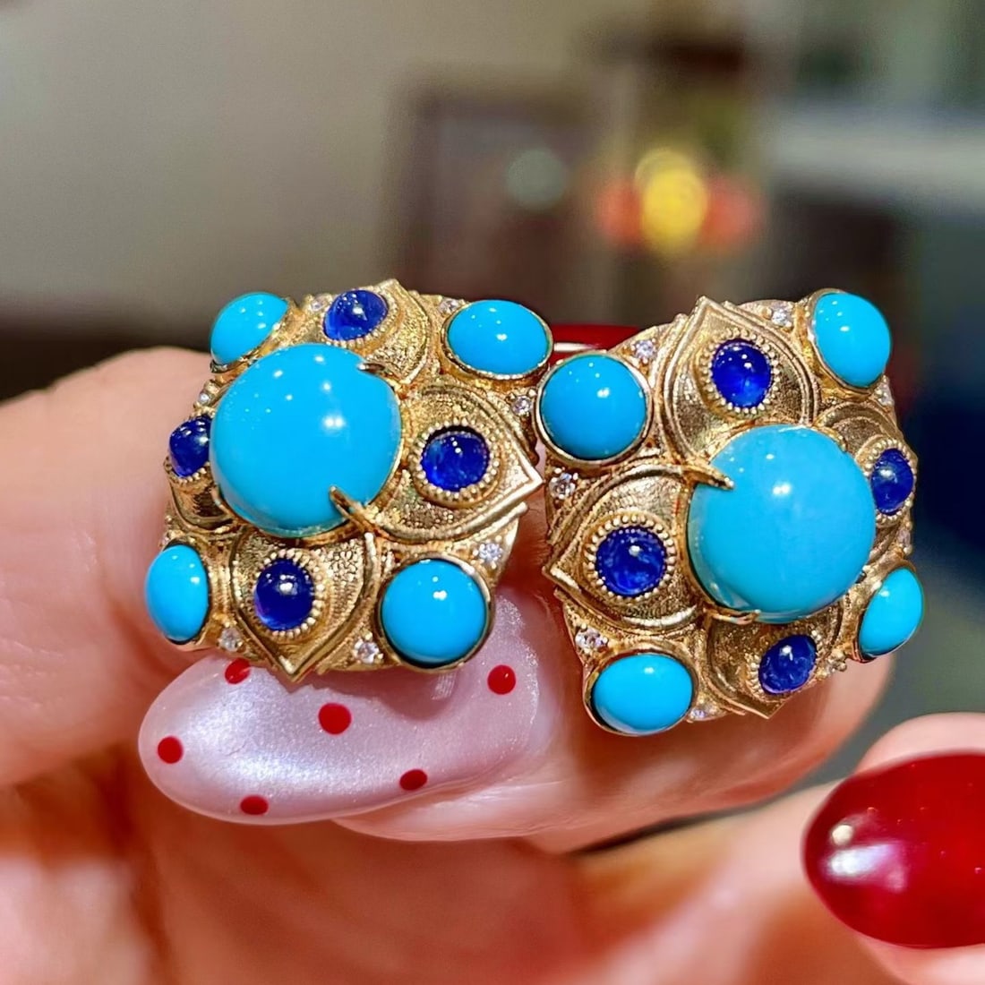 14k Gold 7.52 Ctw Natural Blue Turquoise & Sapphire Earrings: Ref:231164400 // gold content:14k gold // main gemstone:blue turquoise // shape:round // carat weight:6. 10ct // color:blue // treatment:natural // cut grade:g // // adjacent gemstone 2 : sapphire // 