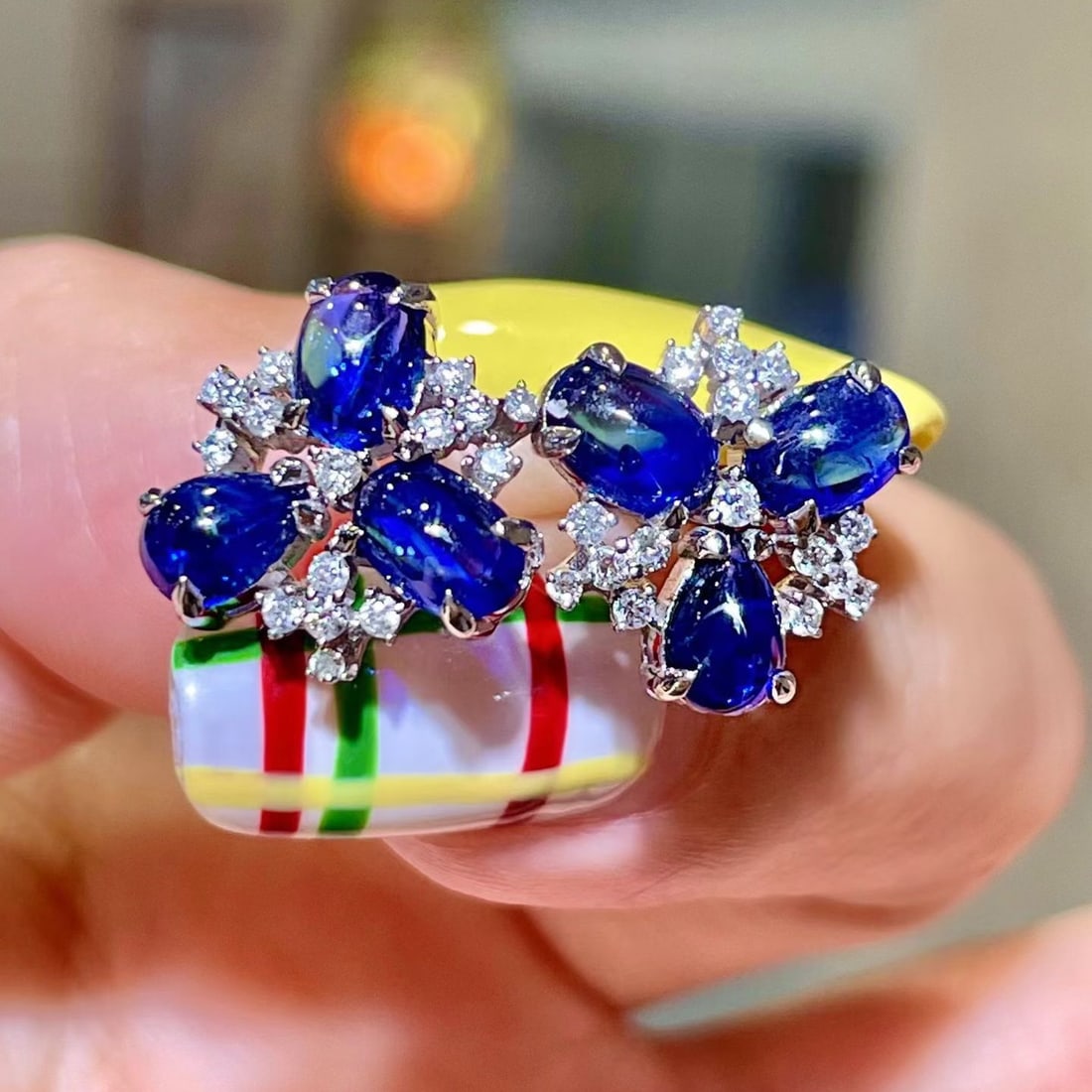 14k Gold 3.55 Ctw Natural Sapphire & Diamond Earrings: Ref:231164401 // gold content:14k gold // main gemstone:sapphire // shape:multiple // carat weight:3. 25ct // color:blue // treatment:natural // // adjacent gemstone 2 : diamond // shape:round //
