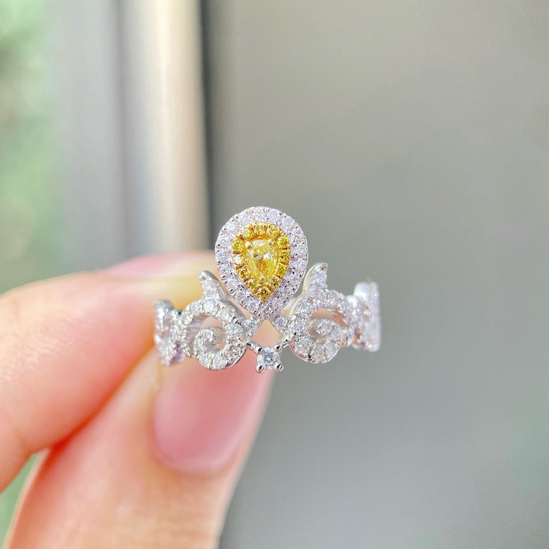 14k Gold 1.0 Ctw Natural Yellow Diamond & Diamond Ring: Ref:231164402 // gold content:14k gold // ring size:7. 25us // // main gemstone:yellow diamond // shape:pear // carat weight:0. 4ct // color:yellow // treatment:natural // // adjacent gemstone 2 :