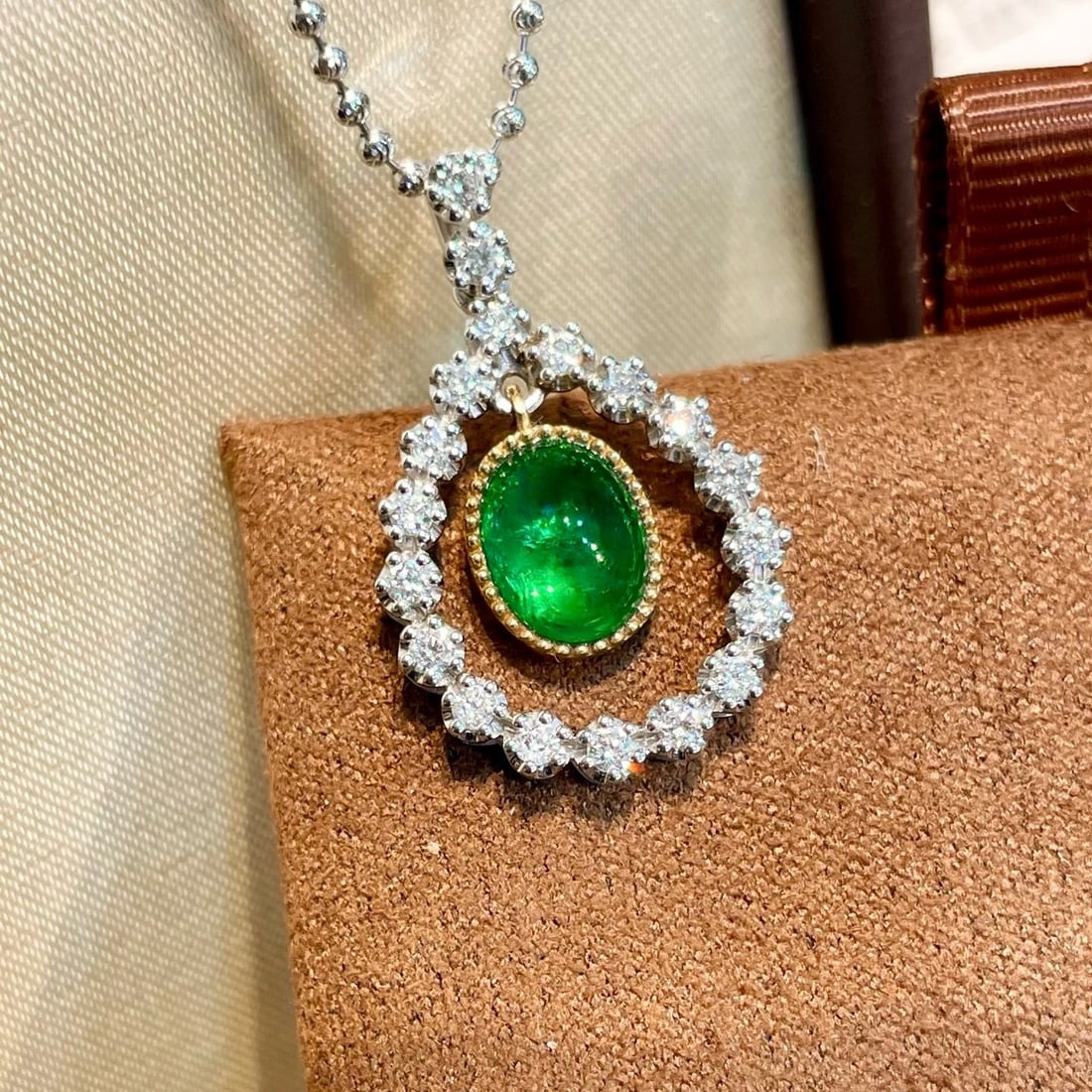 14k Gold 1.83 Ctw Vivid Green Natural Emerald & Diamond Pendant( Without Chain ): Ref:231164413 // gold content:14k gold // main gemstone:emerald // shape:oval // carat weight:1. 43ct // color:vivid green // treatment:natural // // adjacent gemstone 2 : diamond // shape:round //