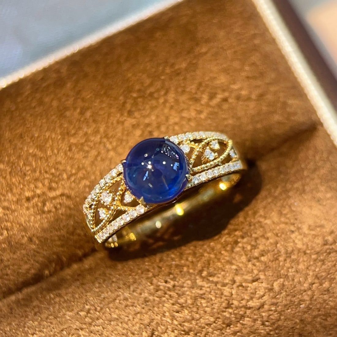 14k Gold 2.19 Ctw Natural Sapphire & Diamond Ring: Ref:231164420 // gold content:14k gold // ring size:7. 25us // // main gemstone:sapphire // shape:round // carat weight:2. 07ct // color:blue // treatment:natural // cut grade:g // // adjacent
