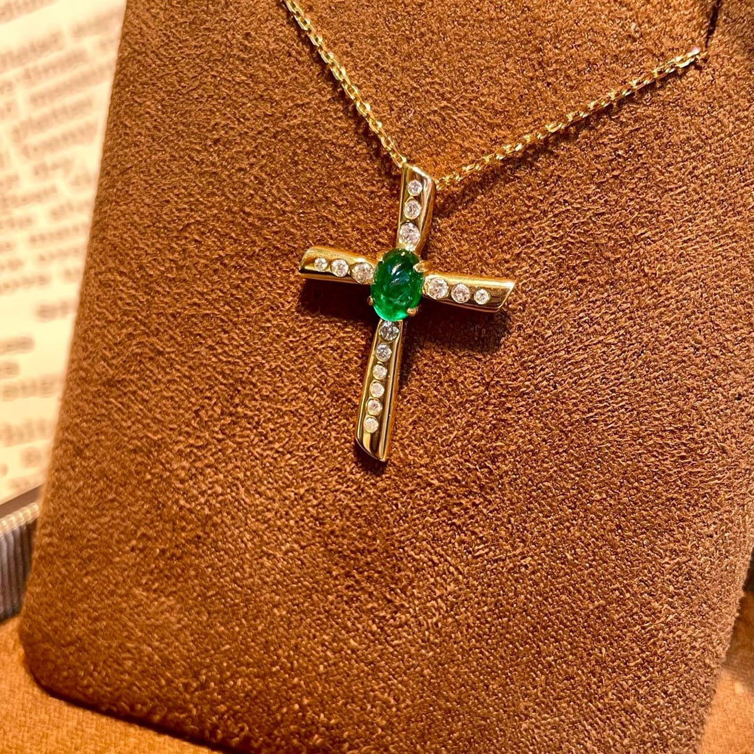 14k Gold 0.85 Ctw Vivid Green Natural Emerald & Diamond Pendant( Without Chain ) - 3