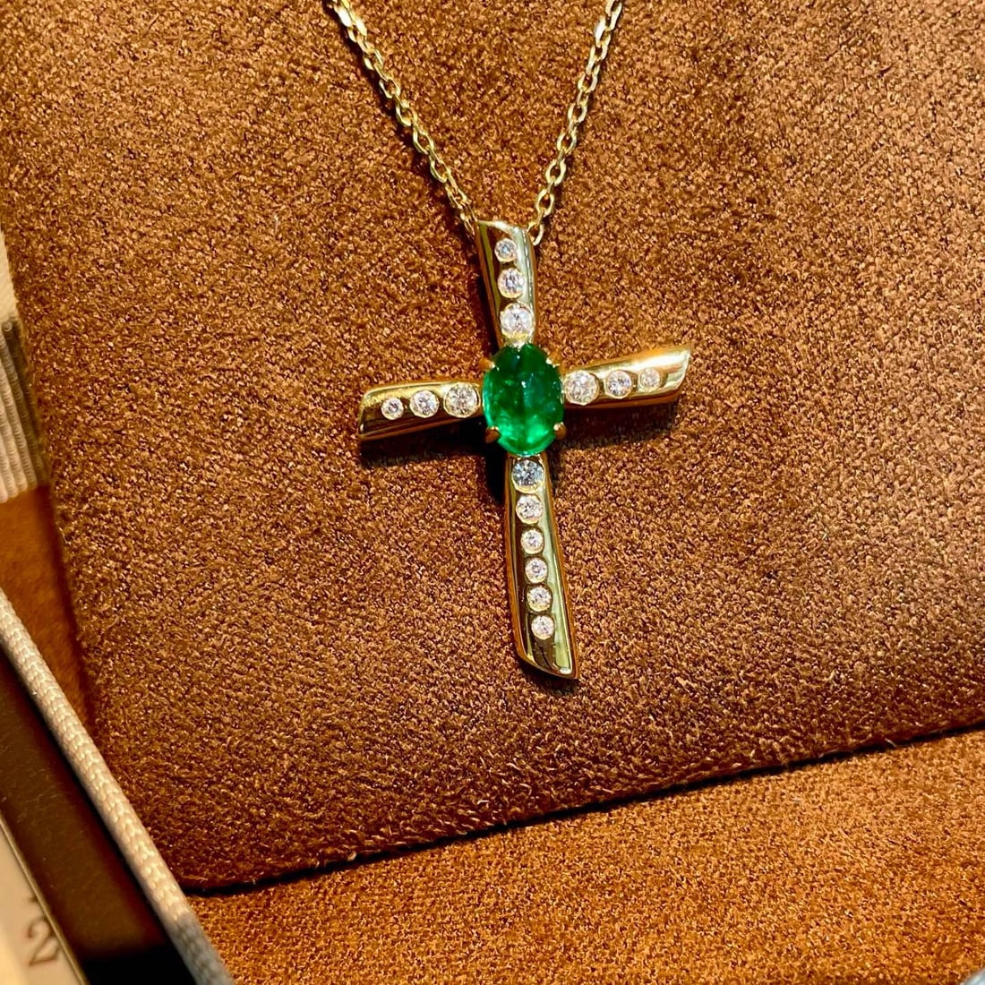 14k Gold 0.85 Ctw Vivid Green Natural Emerald & Diamond Pendant( Without Chain ) - 5