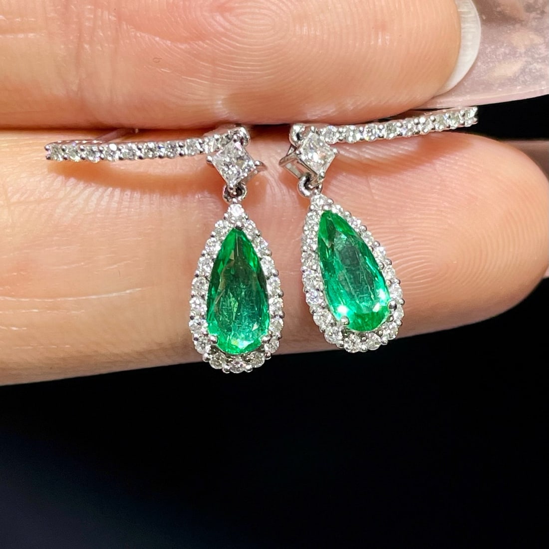 14k Gold 1.40 Ctw Vivid Green Natural Emerald & Diamond Earrings - 2