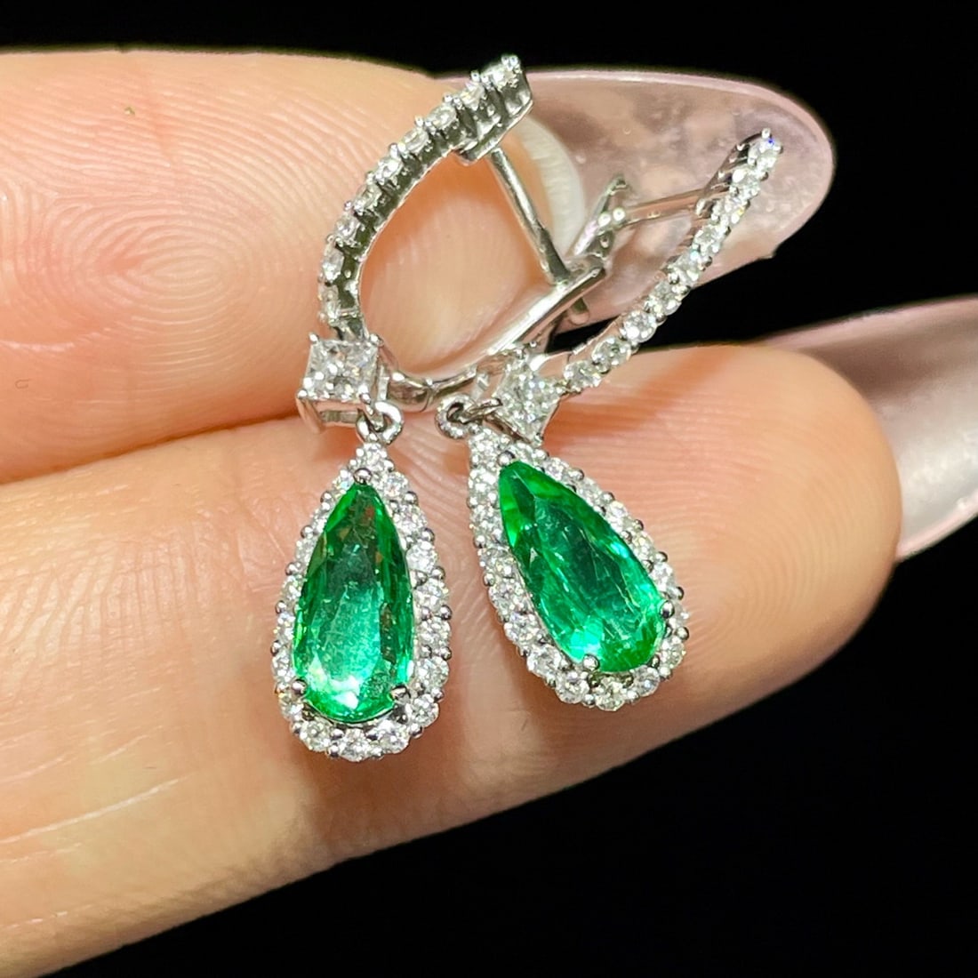14k Gold 1.40 Ctw Vivid Green Natural Emerald & Diamond Earrings - 3