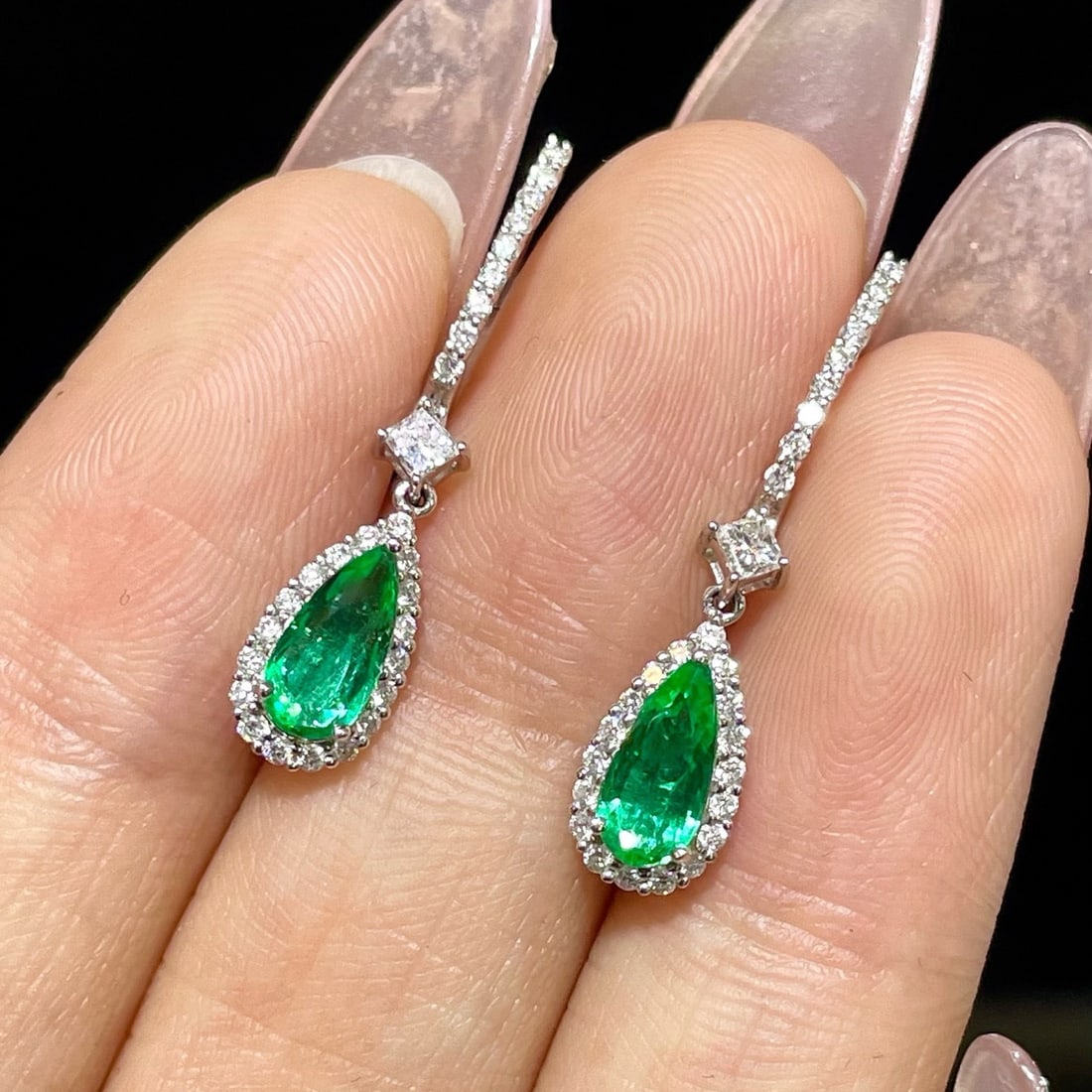 14k Gold 1.40 Ctw Vivid Green Natural Emerald & Diamond Earrings - 4