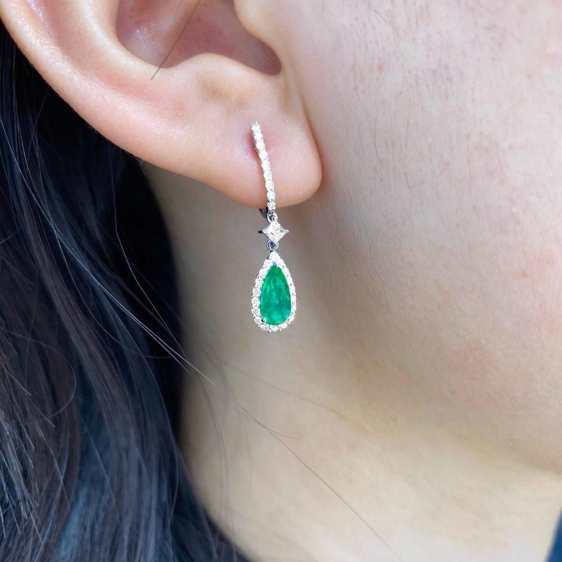 14k Gold 1.40 Ctw Vivid Green Natural Emerald & Diamond Earrings - 5
