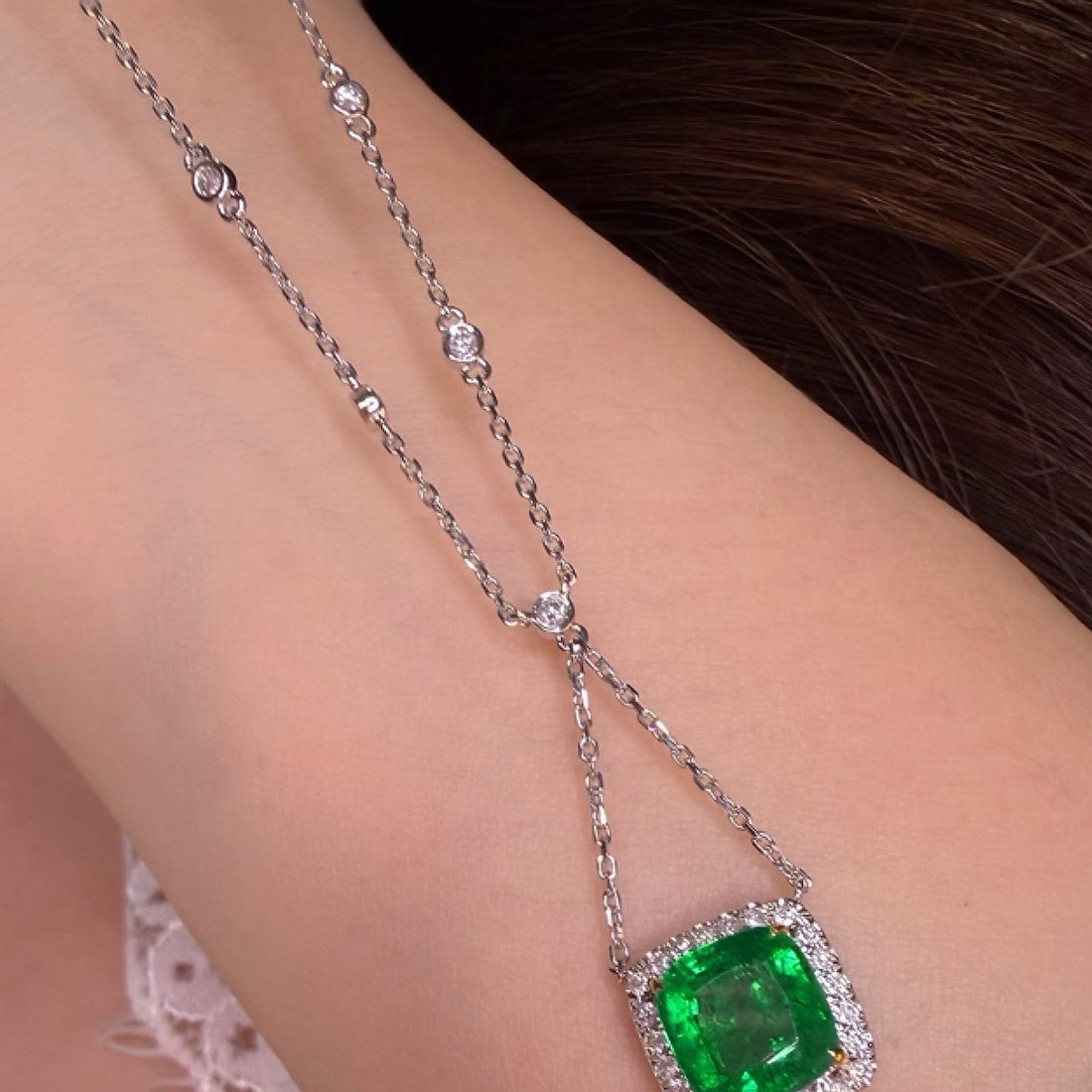 14k Gold 1.8 Ct Natural Emerald & Diamond Necklace - 3