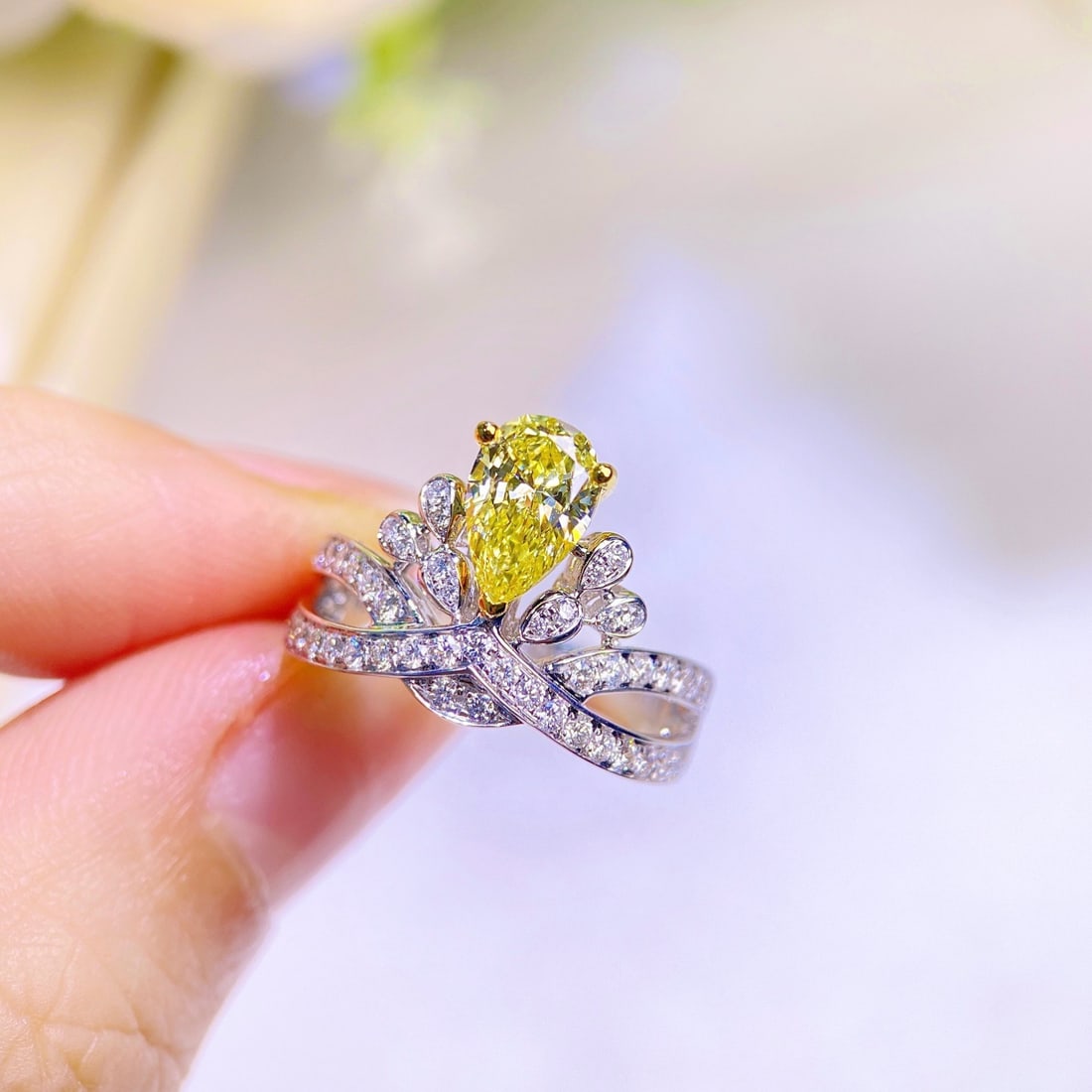 Gia Certified 14k Gold 1.42 Ctw Natural Yellow Diamond & Diamond Ring: Ref:231164441 // gold content:14k gold // ring size:7. 25us // // main gemstone:yellow diamond // certified:gia // shape:pear // carat weight:0. 92ct // clarity grade:vs2 // color:yellow // treatment: