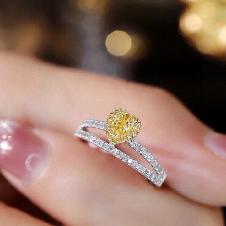 14k Gold 0.5 Ct Natural Color Diamond Ring - 6