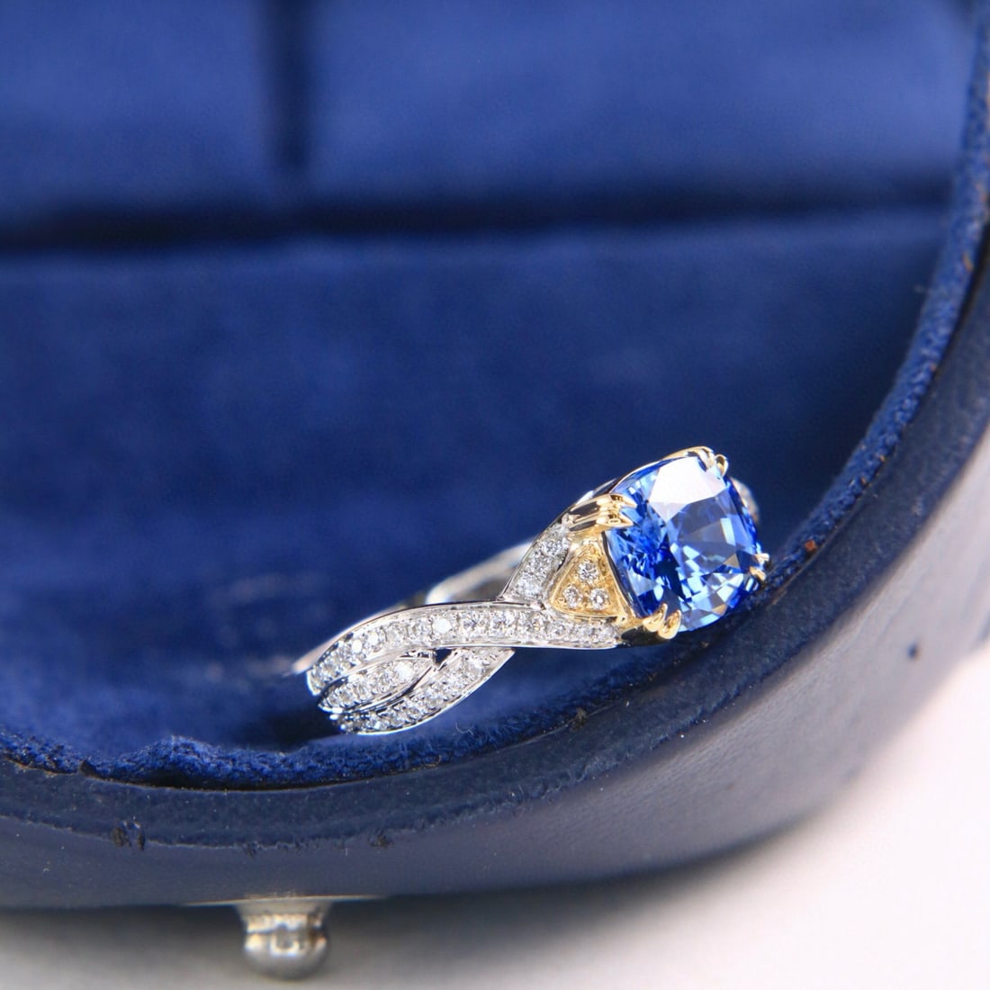 14k Gold 1.73 Ctw Natural Sapphire & Diamond Ring - 2
