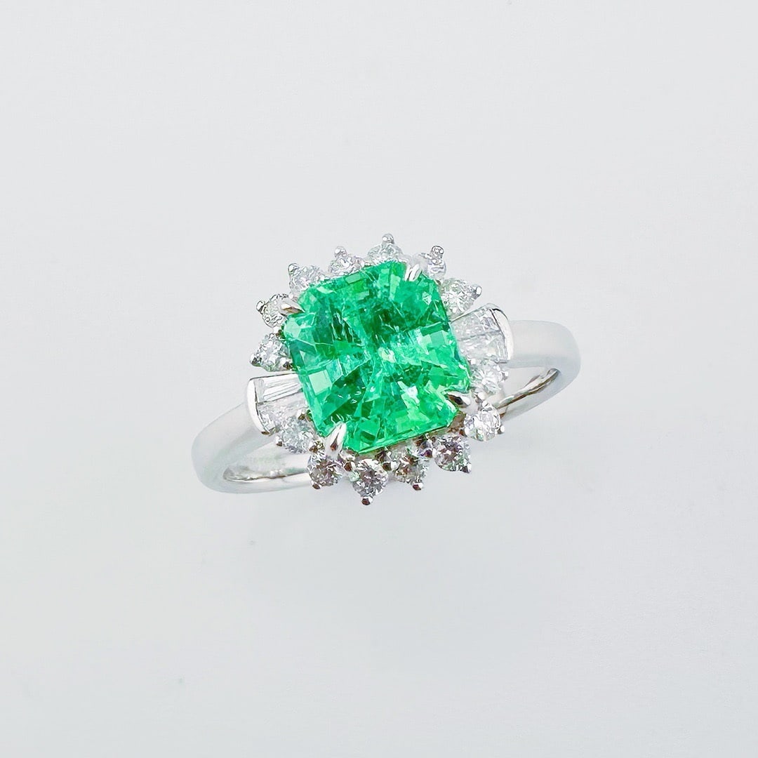 14k Gold 2.00 Ctw Natural Emerald & Diamond Ring: Ref:231152350 // gold content:14k gold // ring size:7. 25us // // main gemstone:emerald // shape:octagonal // carat weight:1. 63ct // color:green // treatment:natural // // adjacent gemstone 2 : diamo