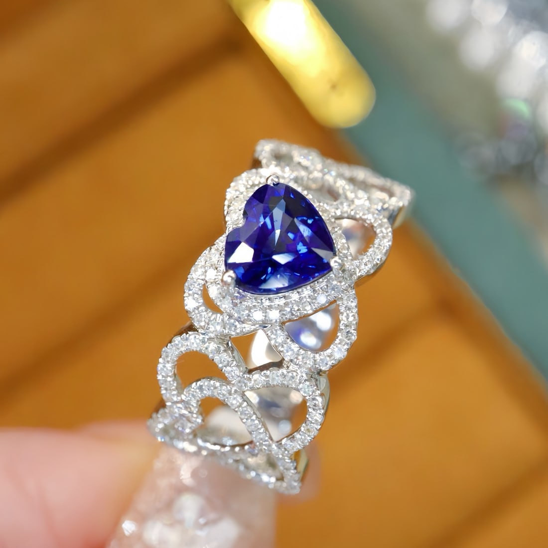 14k Gold 1.67 Ctw Vivid Blue Natural Sapphire & Diamond Ring - 2