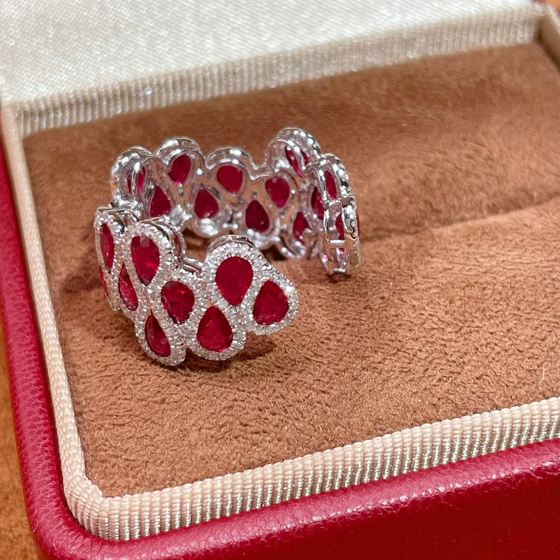 14k Gold 4.5 Ct Vivid Red Natural Ruby & Diamond Ring - 3
