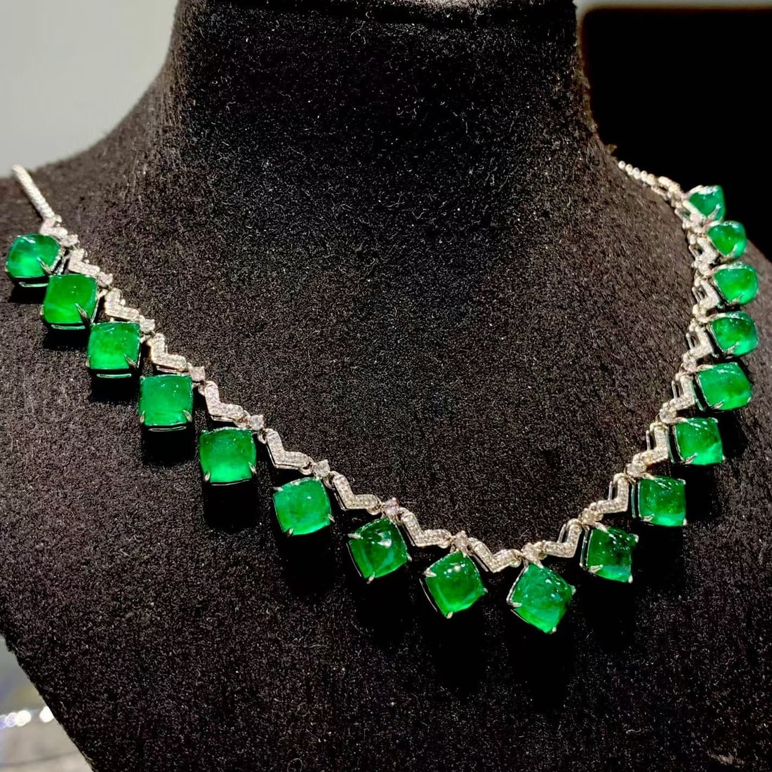 14k Gold 13 Ct Natural Emerald & Diamond Necklace - 2